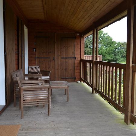 Beautiful Lake View 3 Bedroom Chalet. Saint-Manvieu-Bocage Exterior foto